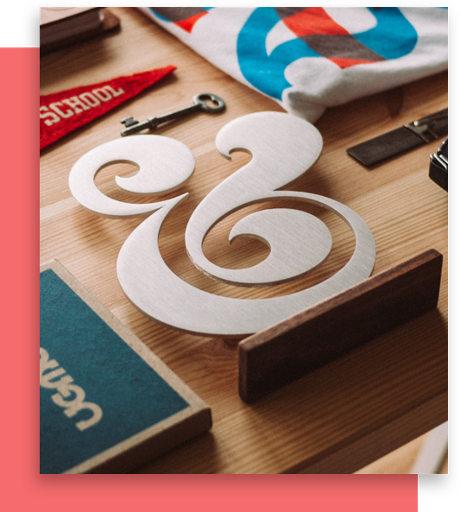 Xây dựng biểu tượng dấu và trên bàn đông người